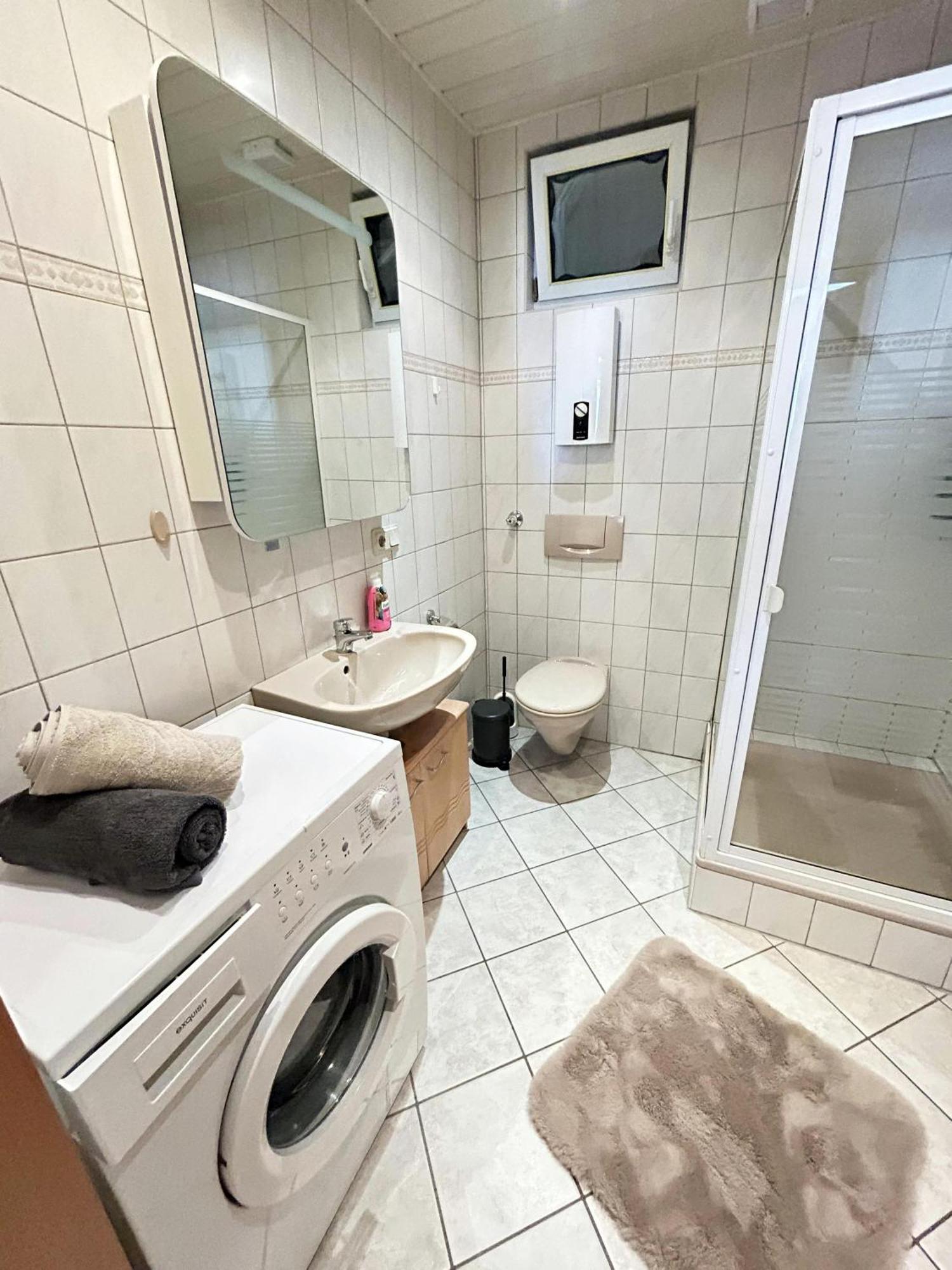 Zentrale Ferienwohnung Trier-Euren Mit Heimkino, Kueche, Wallbox & Kostenlose Fahrraeder Exteriör bild